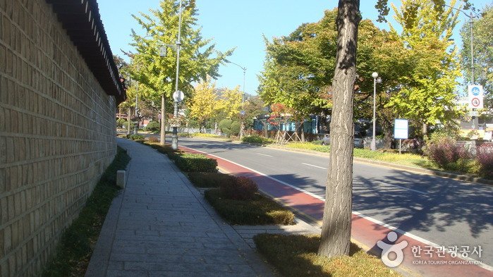 [首爾] 青瓦臺前道路(청와대 앞길)
