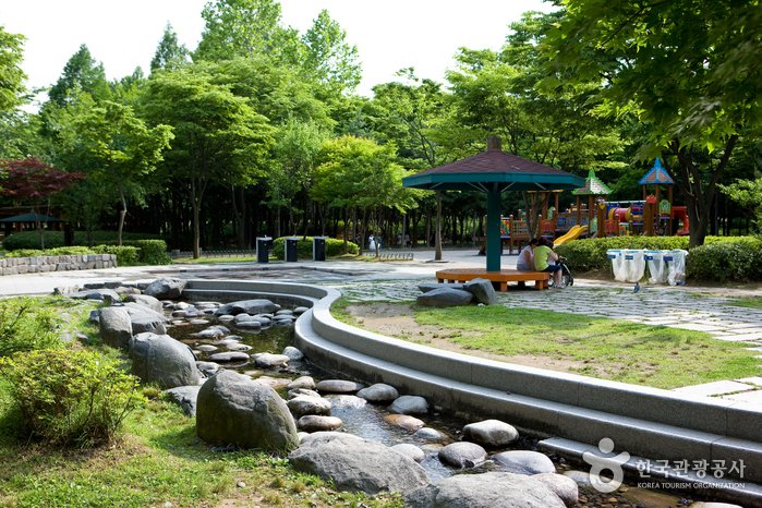 [首爾] 梅軒市民之林(原 良才市民之林)(매헌시민의 숲)