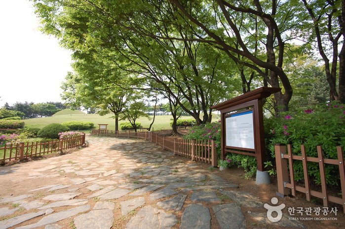[首爾] 首爾芳荑洞古墳群(서울 방이동 고분군)