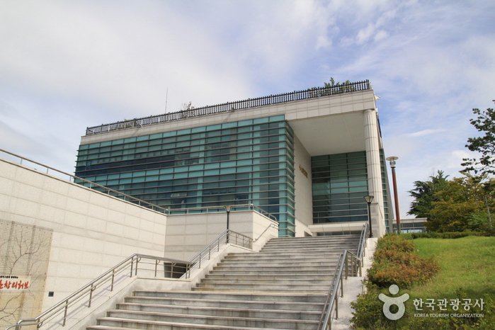 [首爾] 心山紀念文化中心(심산기념문화센터)