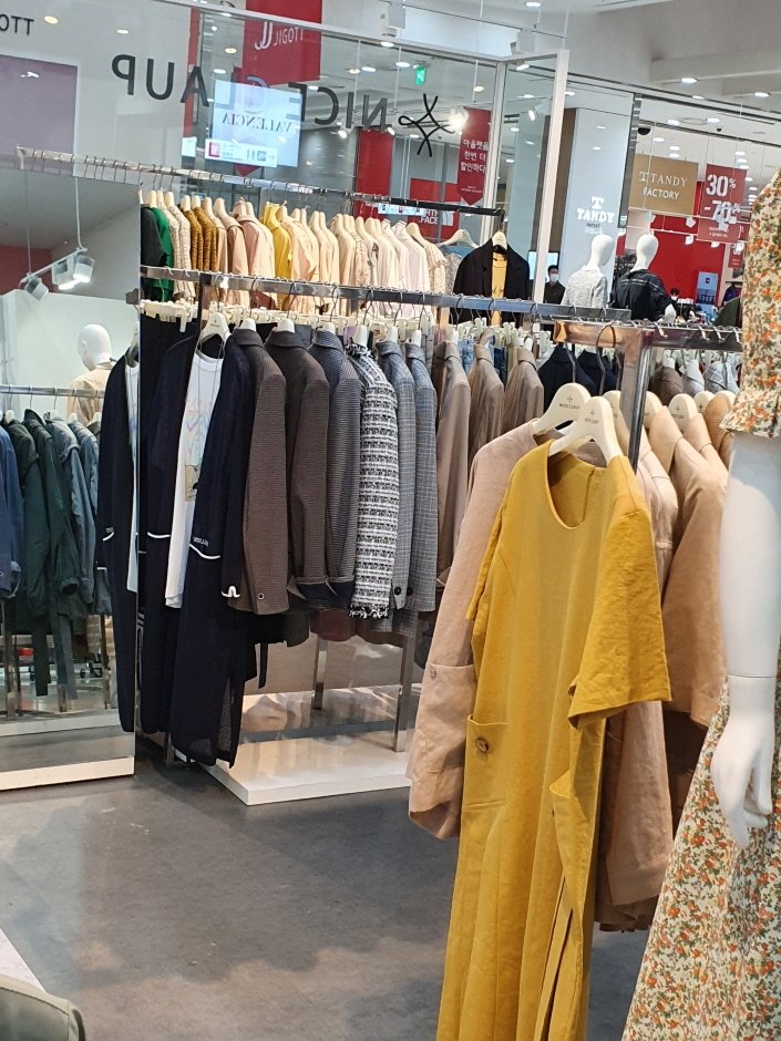 [首爾] [事後免稅店] Niceclaup (樂天折扣購物中心加山店)(나이스클랍_롯데(아)가산점)