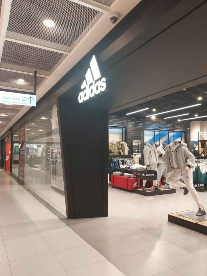 [首爾] [事後免稅店] Adidas아디다스