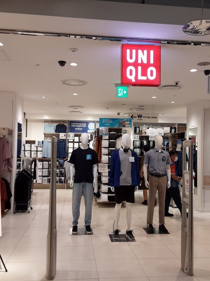 [首爾] [事後免稅店] UNIQLO (樂天Young Plaza店)(유니클로 롯데영플라자)