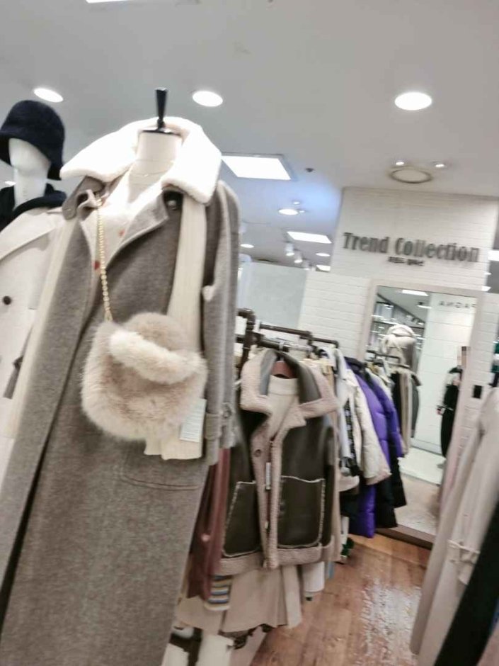 [京畿道] [事後免稅店] Young Trend (New Core山本店)영트렌드 뉴코아 산본점