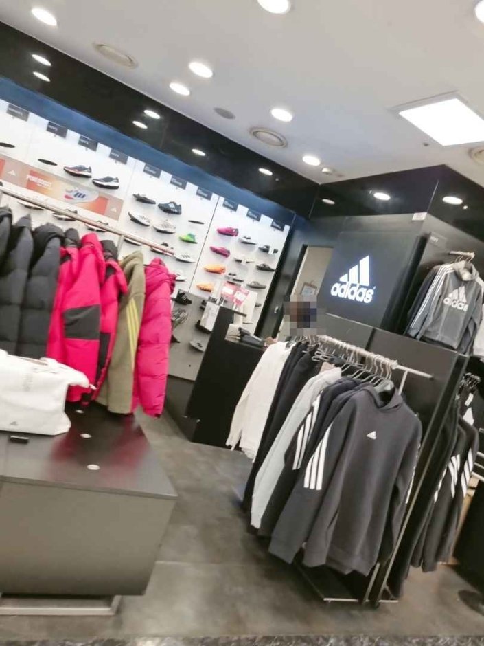 [京畿道] [事後免稅店] Adidas (New Core山本店)아디다스 뉴코아 산본점
