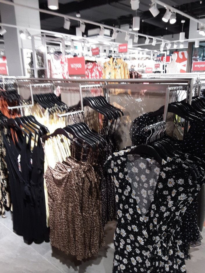 [京畿道] [事後免稅店] H&M (新世界折扣購物中心坡州店)(에이치엔엠 신세계아울렛 파주)