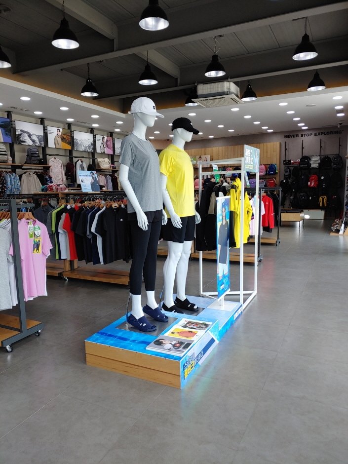 [京畿道] [事後免稅店] The North Face (安城店)(노스페이스안성점)