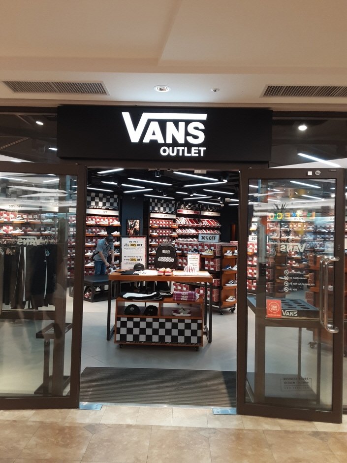 [京畿道] [事後免稅店] VANS (新世界坡州店)(반스 신세계파주)
