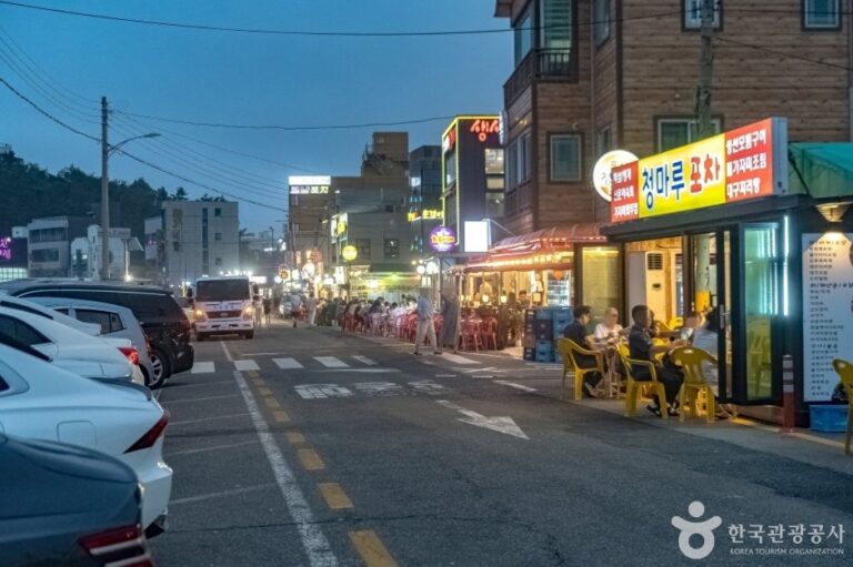 [江原道] 東明港路邊攤美食街(동명항 포장마차 거리)
