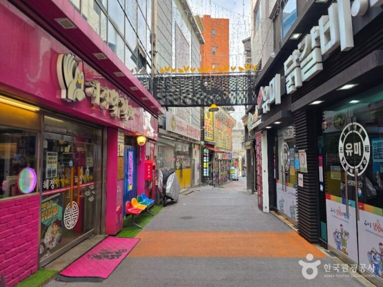 [江原道] 春川明洞辣炒雞排街(춘천 명동 닭갈비 골목)