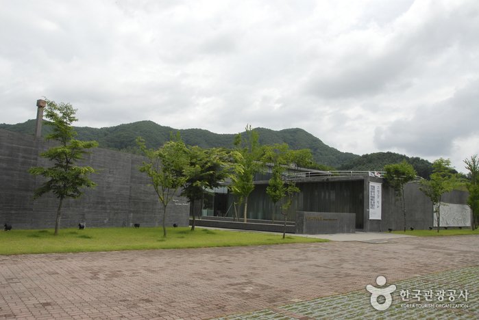 [江原道] 楊口白瓷博物館(양구백자박물관)