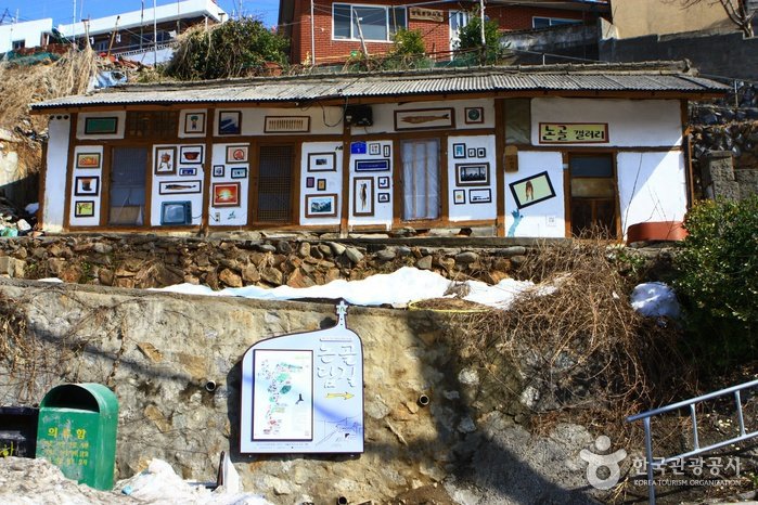[江原道] 東海田谷牆巷(燈塔壁畫村)(동해 논골담길 (등대 담화마을))
