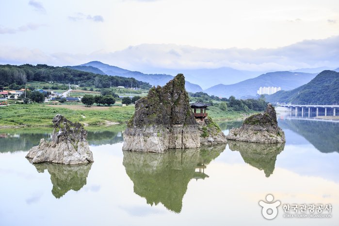 [忠清北道] 嶋潭三峰(도담삼봉)
