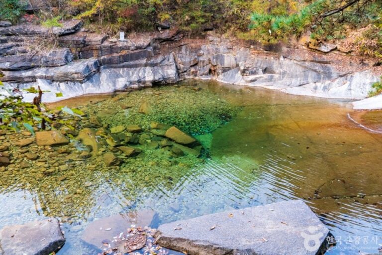 [忠清北道] 綾江溪谷、冰谷(능강계곡, 얼음골)