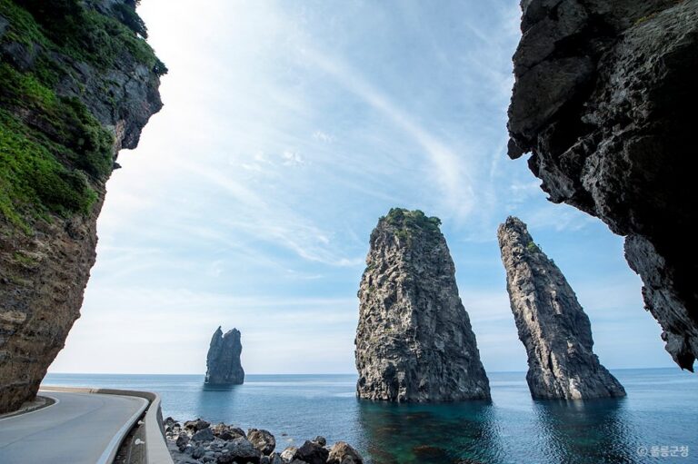 [慶尚北道] 三仙巖(鬱陵島‧獨島國家地質公園)(삼선암 (울릉도, 독도 국가지질공원))