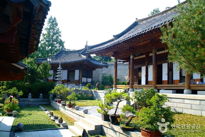 [全羅南道] 長田美術館(舊 南辰美術館)(장전미술관 (구, 남진미술관))