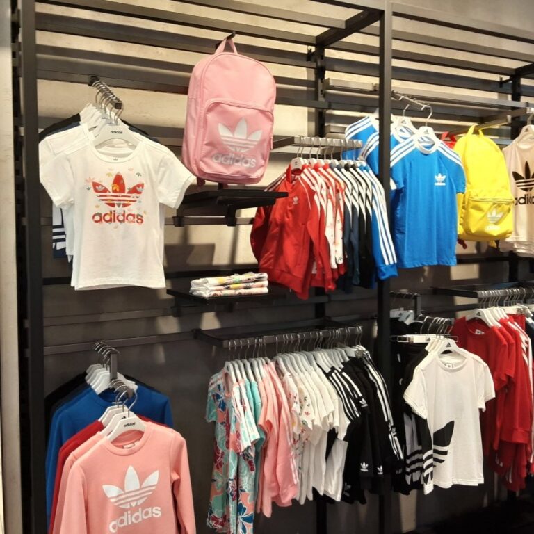 [濟州] [事後免稅店] Adidas Kids股份有限公司 (西歸浦店)(주식회사 아디다스키즈서귀포)
